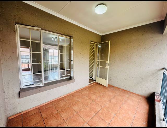 2 BEDROOM APARTMENT FOR SALE IN BRENTWOOD PARK